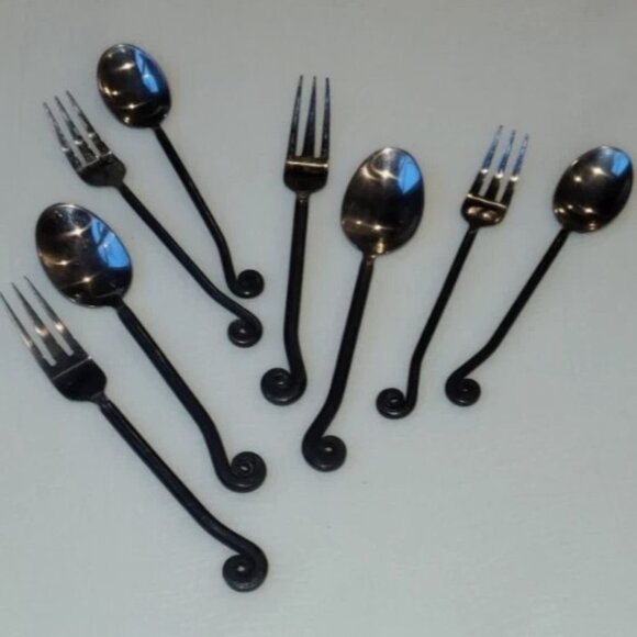 Gourmet Settings Flatware Set of 8 Utensils Fork Salad Fork Spoon Teaspoon - Picture 1 of 6